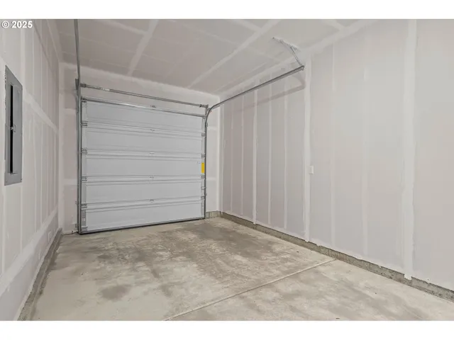 $824,960 | 17224 Southwest Wapato Is Drive, Sherwood, OR 97140