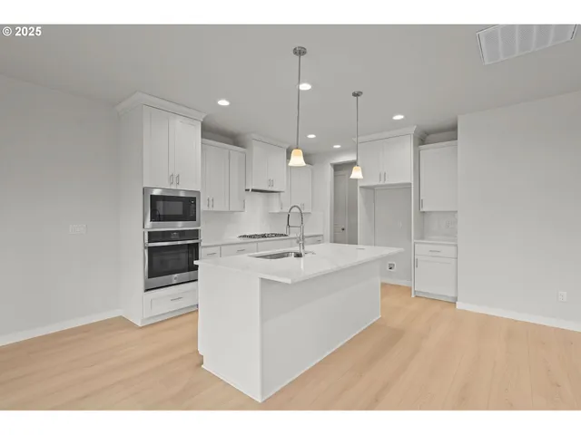 $824,960 | 17224 Southwest Wapato Is Drive, Sherwood, OR 97140