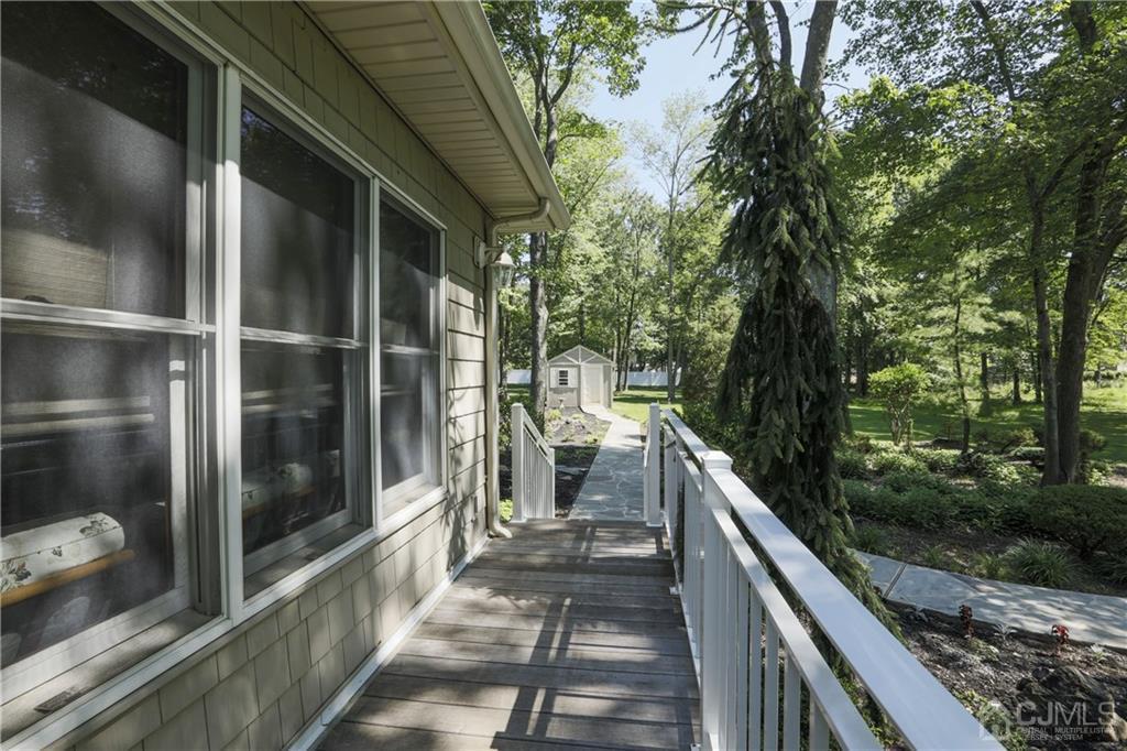 37 Runnymede Road Colonia, NJ 07067 - Photo 28 of 33