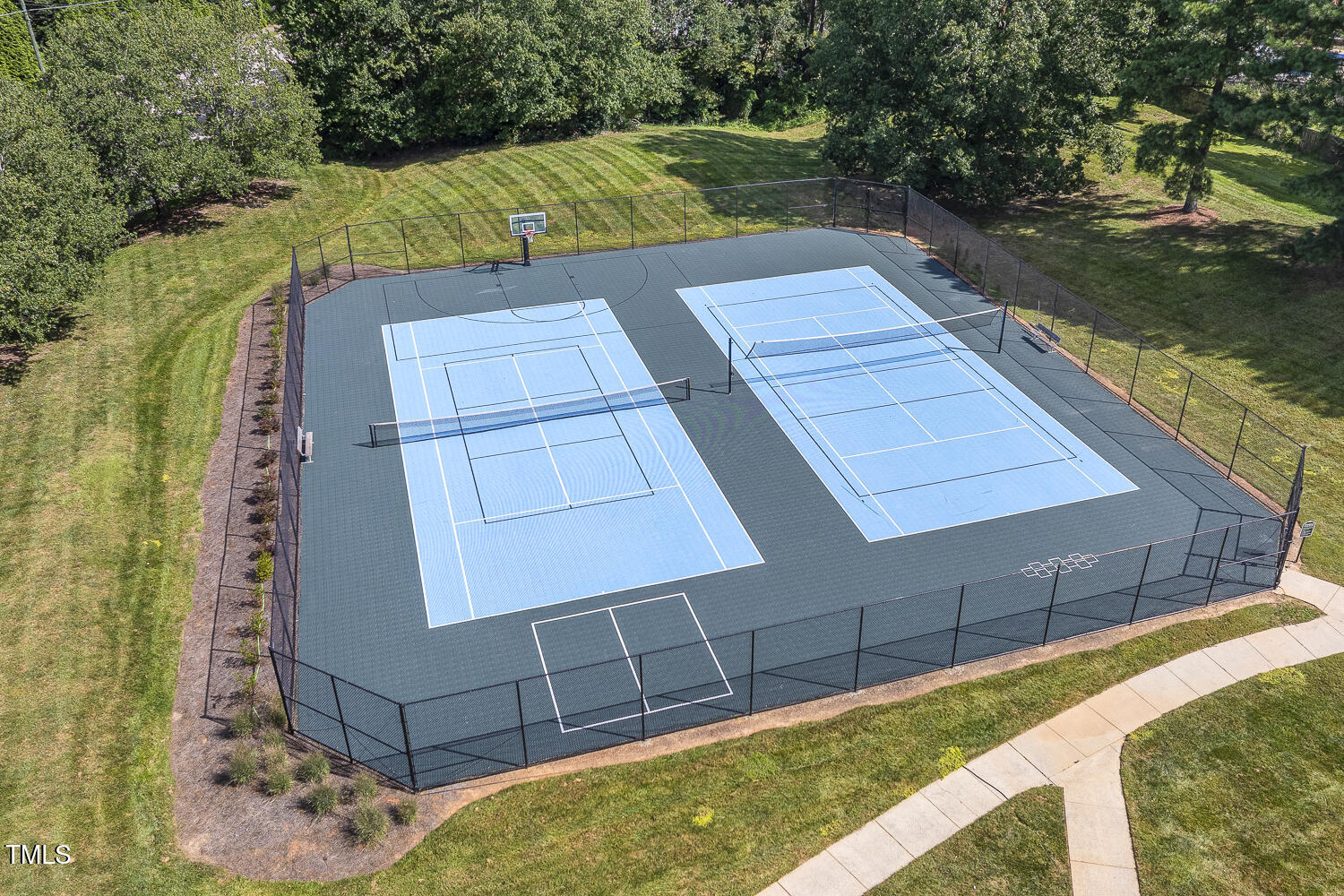 110 Felspar Way Cary, NC 27518 - Photo 64 of 71 085