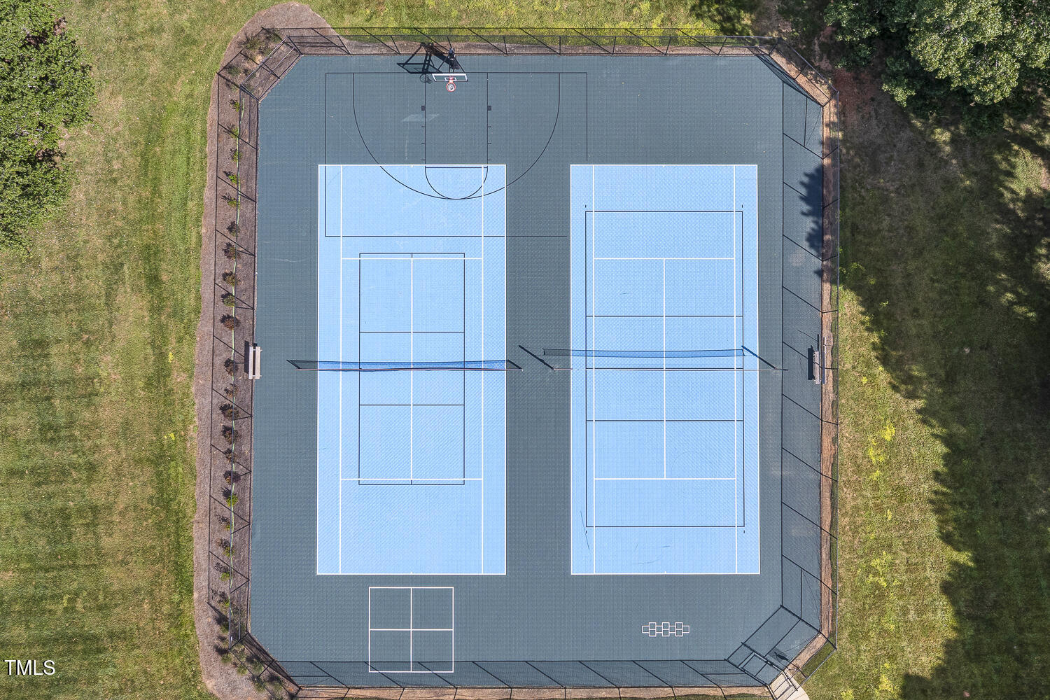 110 Felspar Way Cary, NC 27518 - Photo 65 of 71 086