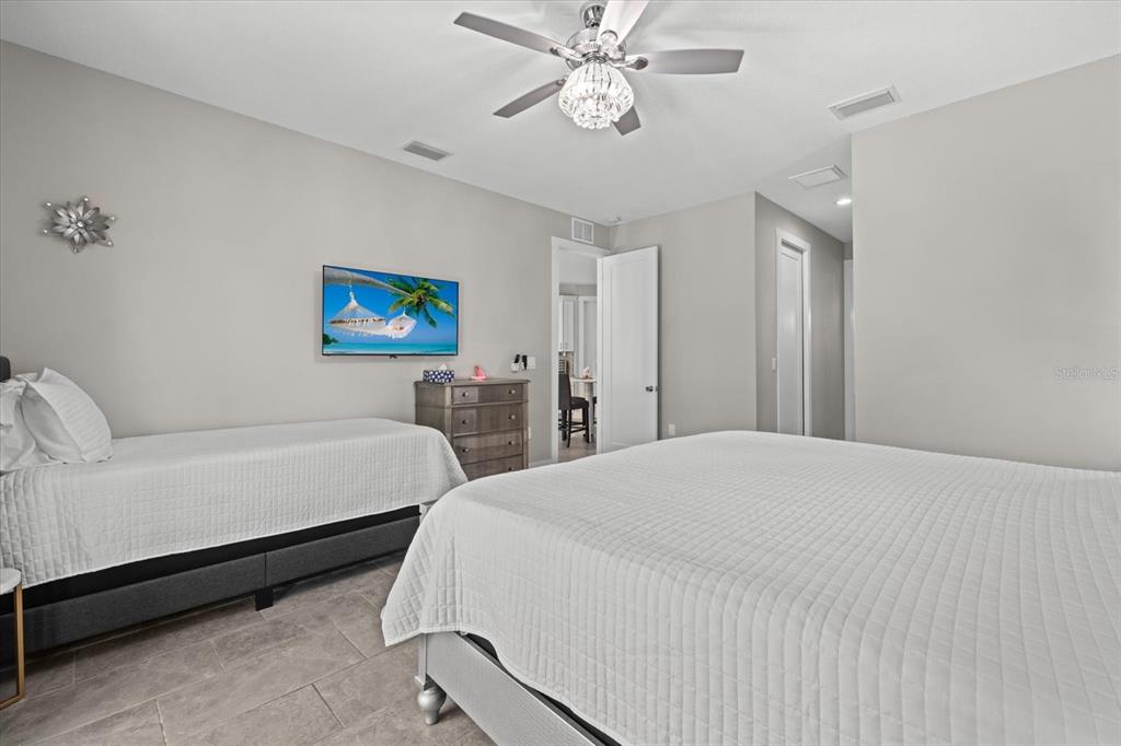 279 Avalon Road Venice, FL 34293 - Photo 24 of 32 Gallery Image 24