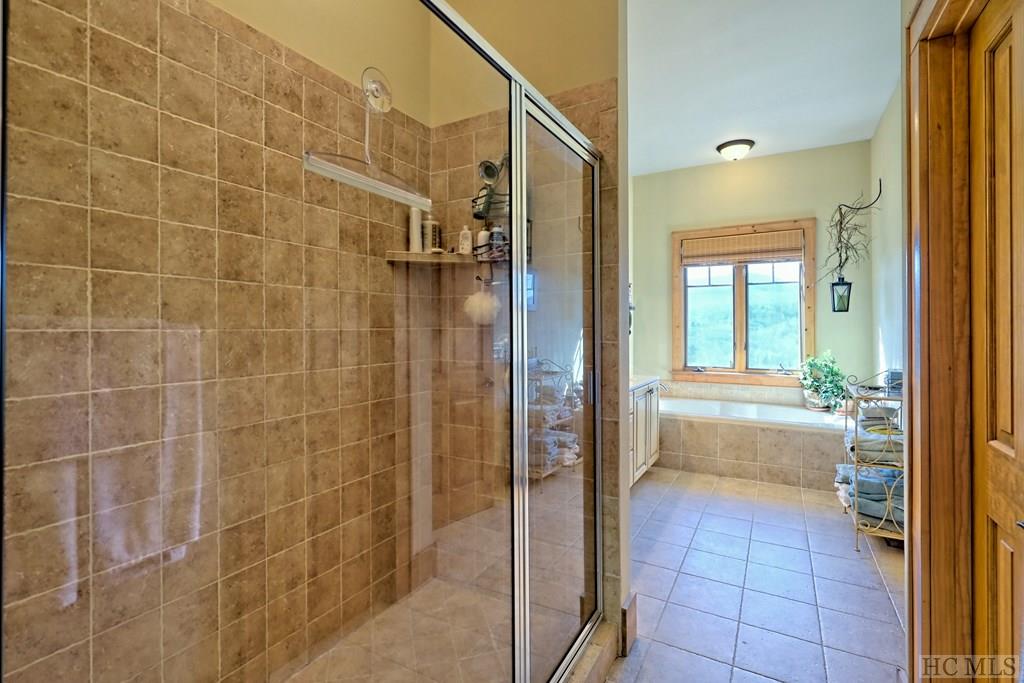 756 Trillium Ridge Road, Unit 202 Cullowhee, NC 28723 - Photo 19 of 34 Gallery Image 19