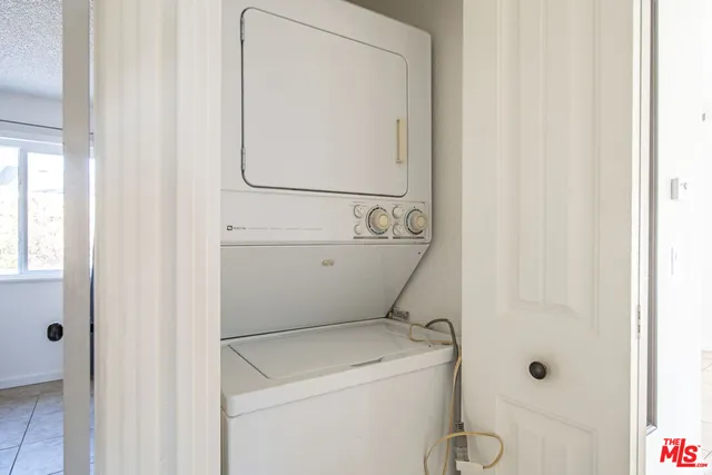 $2,500 | 3293 North Mica Drive, Palm Springs, CA 92262