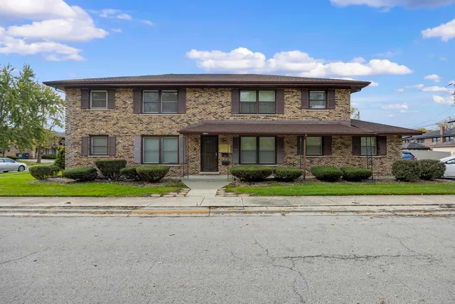 $420,000 | 17700 Escanaba Avenue, Lansing, IL 60438