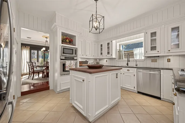 $629,000 | 9622 Fenchurch Drive, Spring, TX 77379