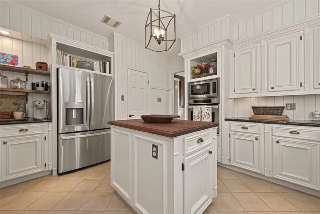 $629,000 | 9622 Fenchurch Drive, Spring, TX 77379