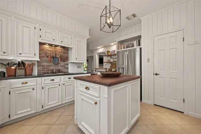 $629,000 | 9622 Fenchurch Drive, Spring, TX 77379