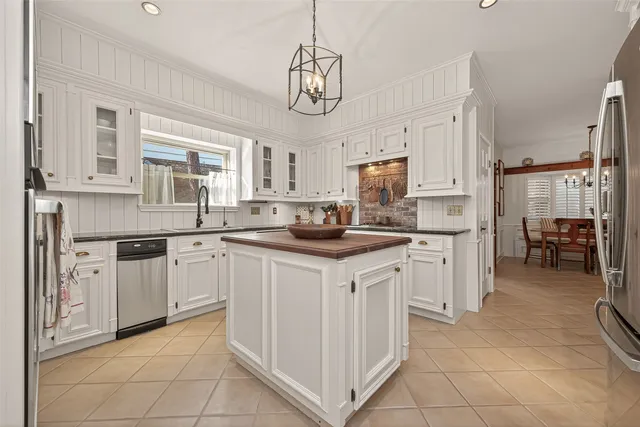 $629,000 | 9622 Fenchurch Drive, Spring, TX 77379