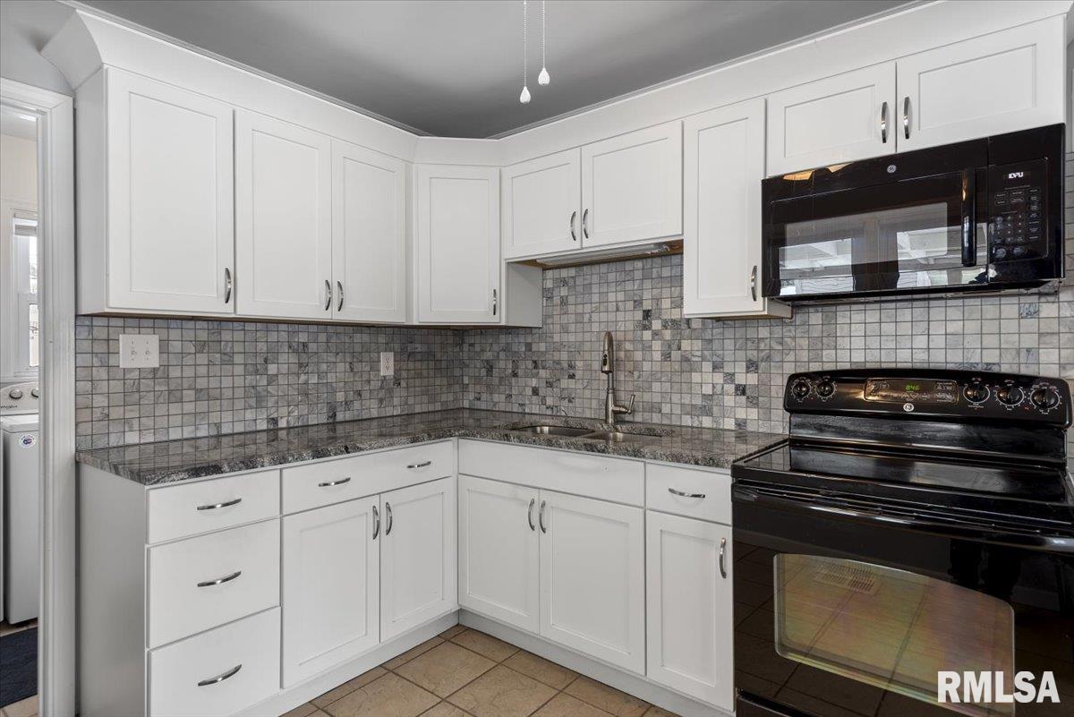 3012 Louise Lane Springfield, IL 62702 - Photo 8 of 24