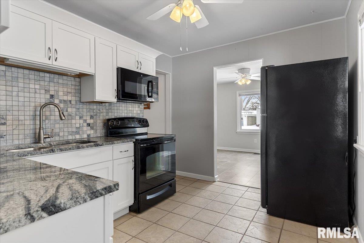 3012 Louise Lane Springfield, IL 62702 - Photo 9 of 24