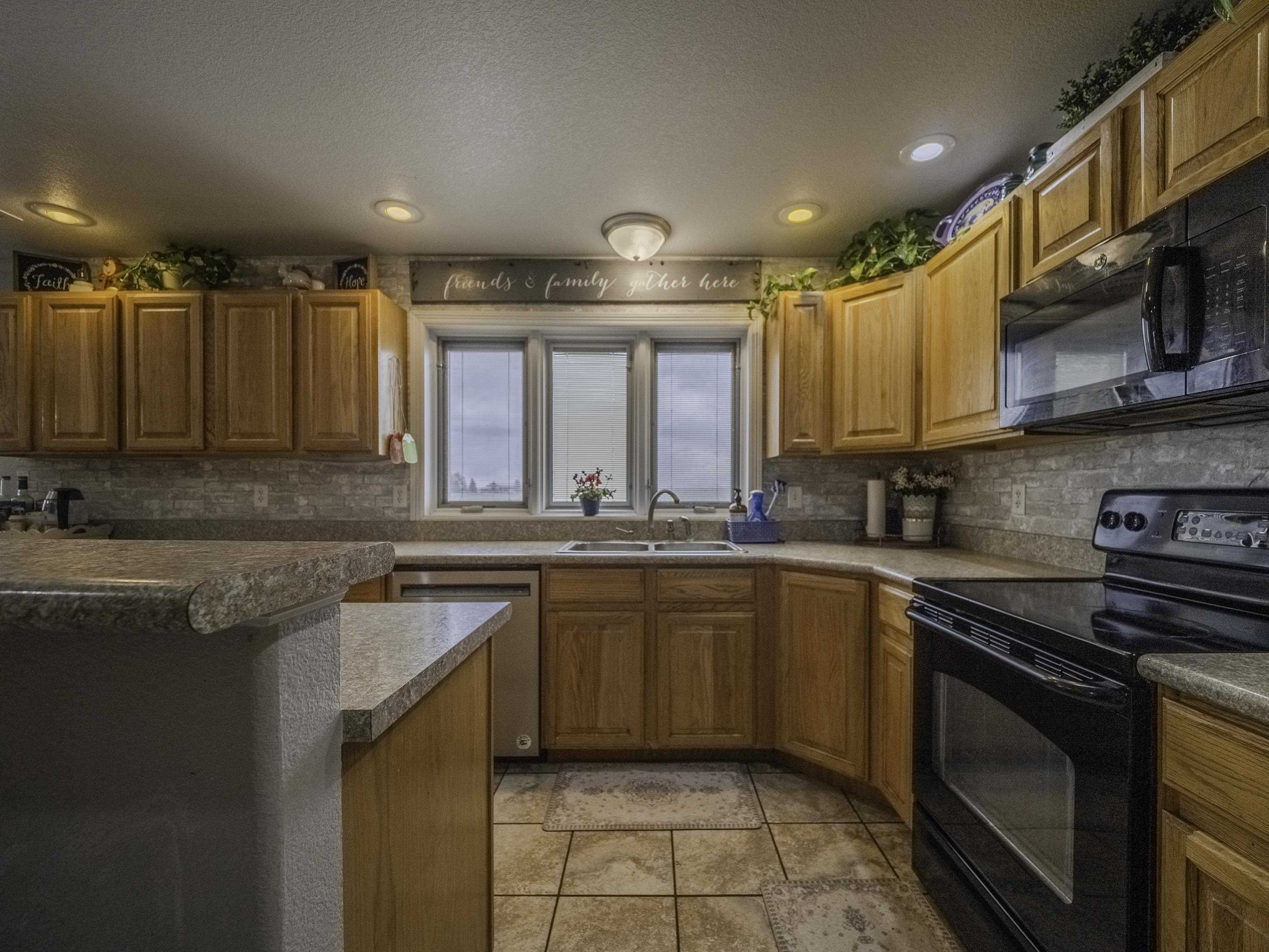 61 Jefferson Road Wheatland, WY 82201 - Photo 9 of 40