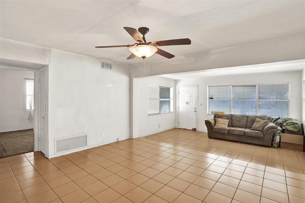 632 Southwest 8th Street Hallandale Beach, FL 33009 - Photo 9 of 67