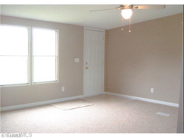 4010 Shoals Road East Bend, NC 27018 - Photo 2 of 9 Den/Family/Great Room.