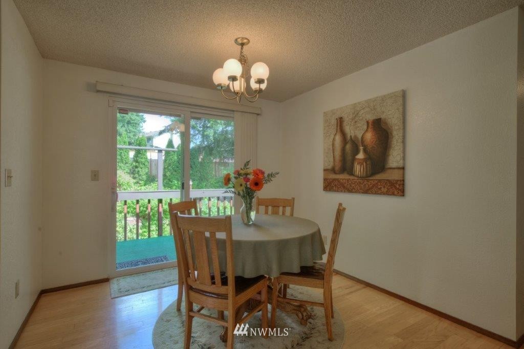 17640 152nd Place Southeast Renton, WA 98058 - Photo 4 of 23 Gallery Image 4