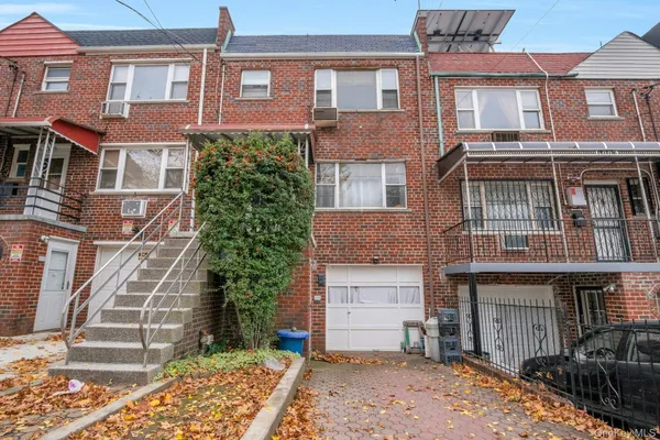 $575,000 | 3005 Bronxwood Avenue | Olinville