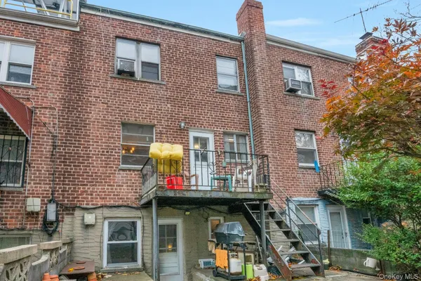$575,000 | 3005 Bronxwood Avenue | Olinville