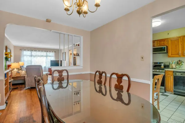 $575,000 | 3005 Bronxwood Avenue | Olinville