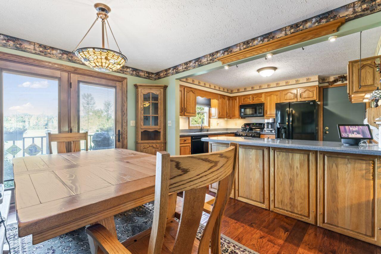4395 N County Line Road 007