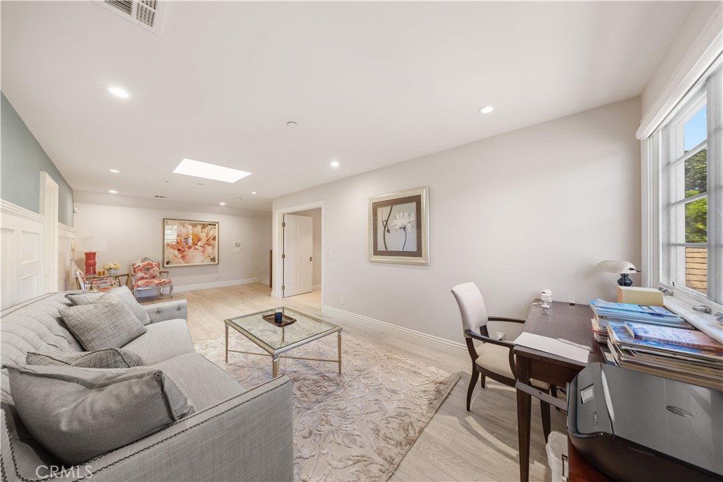 1486 Wembley Road San Marino, CA 91108 - Photo 13 of 34