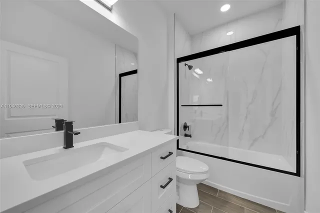 $2,000 | 328 Gordon Avenue South, Unit 328, Lehigh Acres, FL 33973