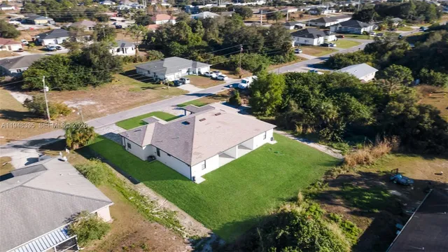 $2,000 | 328 Gordon Avenue South, Unit 328, Lehigh Acres, FL 33973