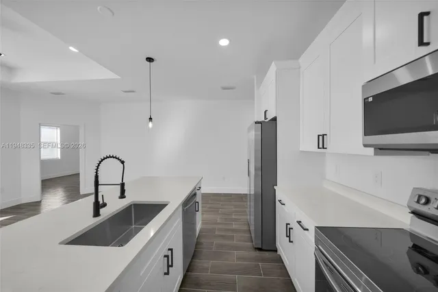 $2,000 | 328 Gordon Avenue South, Unit 328, Lehigh Acres, FL 33973