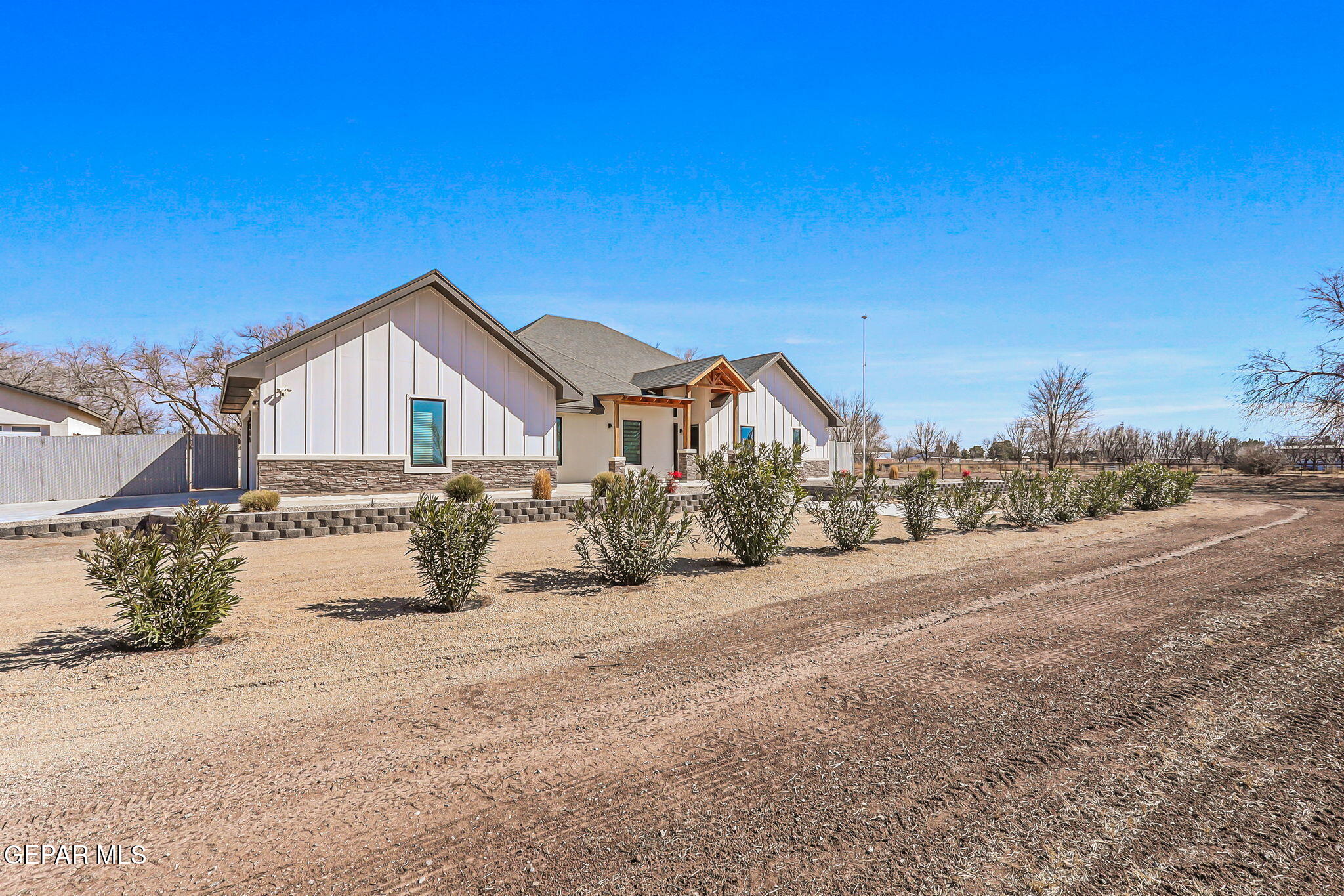 12329 Sugden Road Clint, TX 79836 - Photo 16 of 105 Driveway