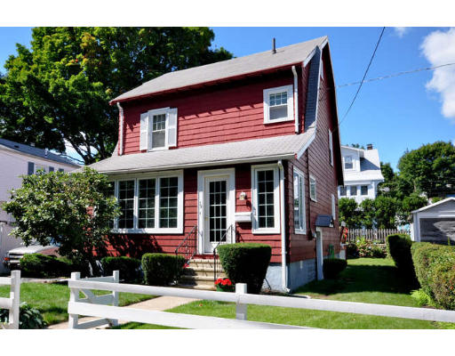 39 Inverness Road Arlington, MA 02476 - Photo 19 of 19 a front view of a house with a yard