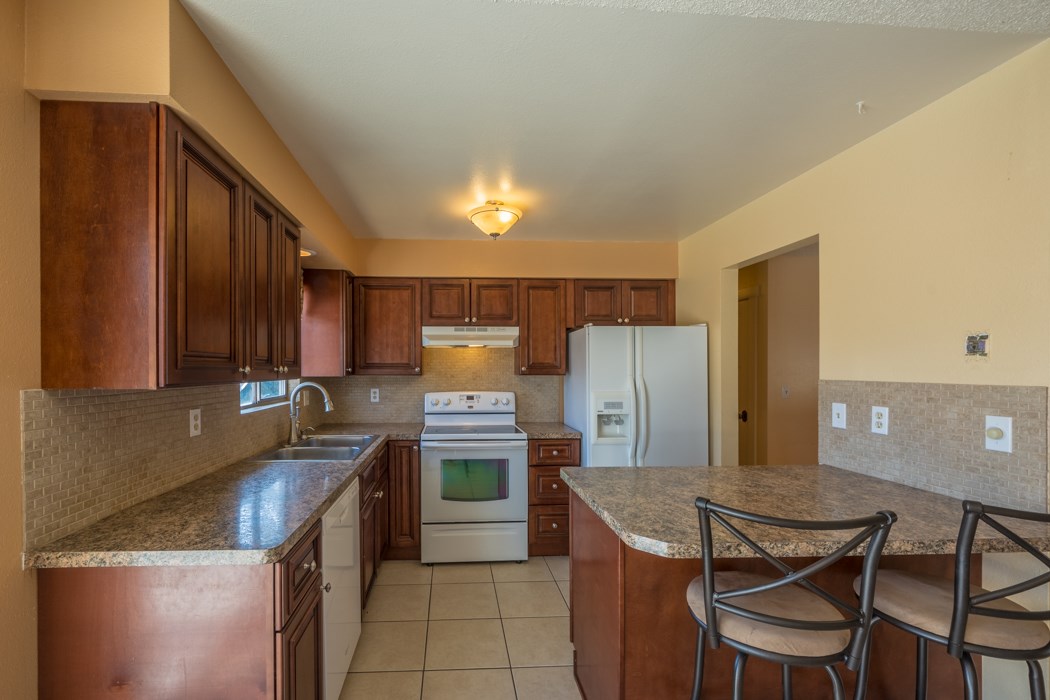 304 North Hodges Road Greenacres, WA 99016 - Photo 3 of 14 Gallery Image 3