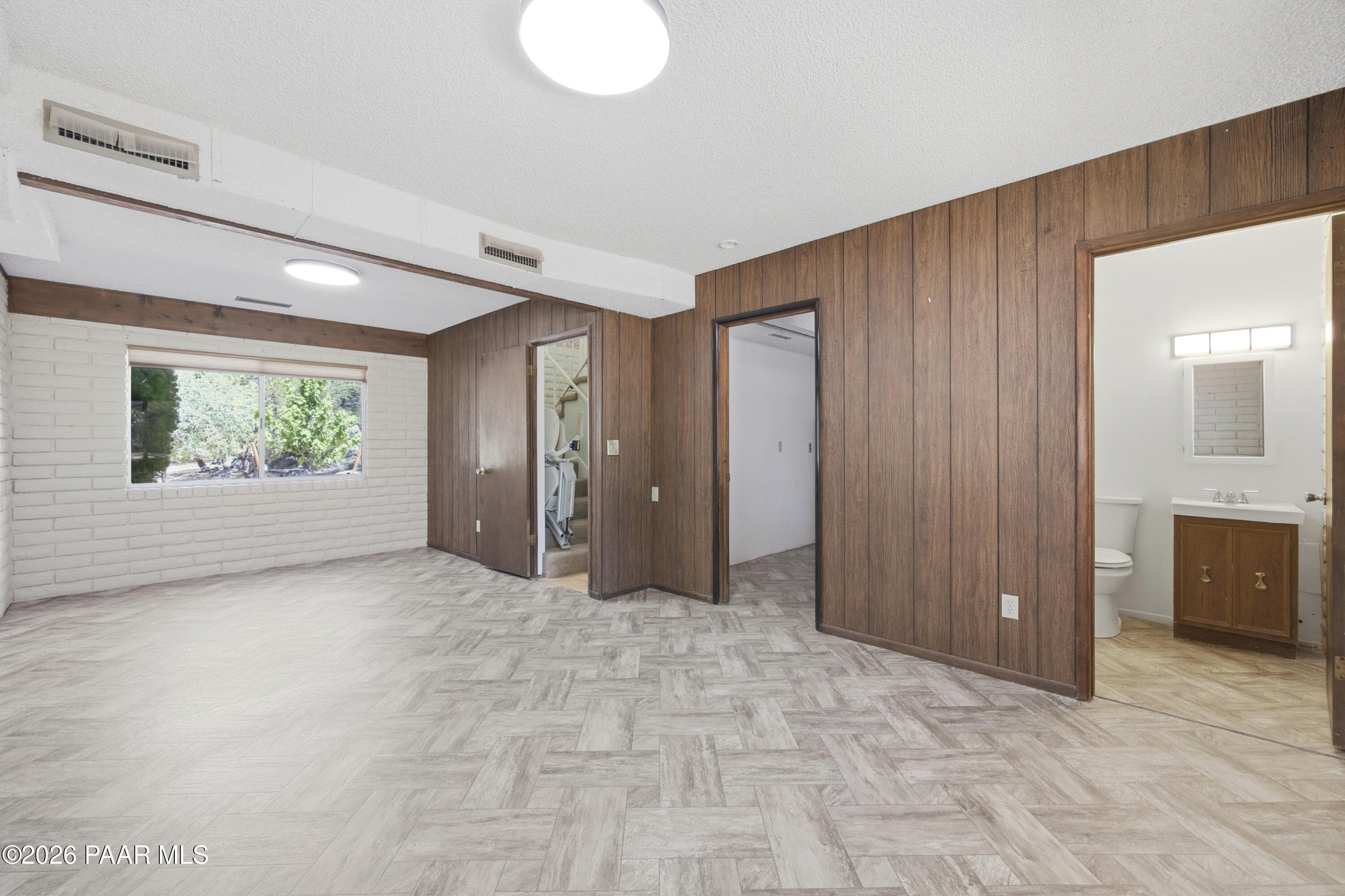 1775 Grandview Road Prescott, AZ 86305 - Photo 23 of 42 a view of an empty room with a window