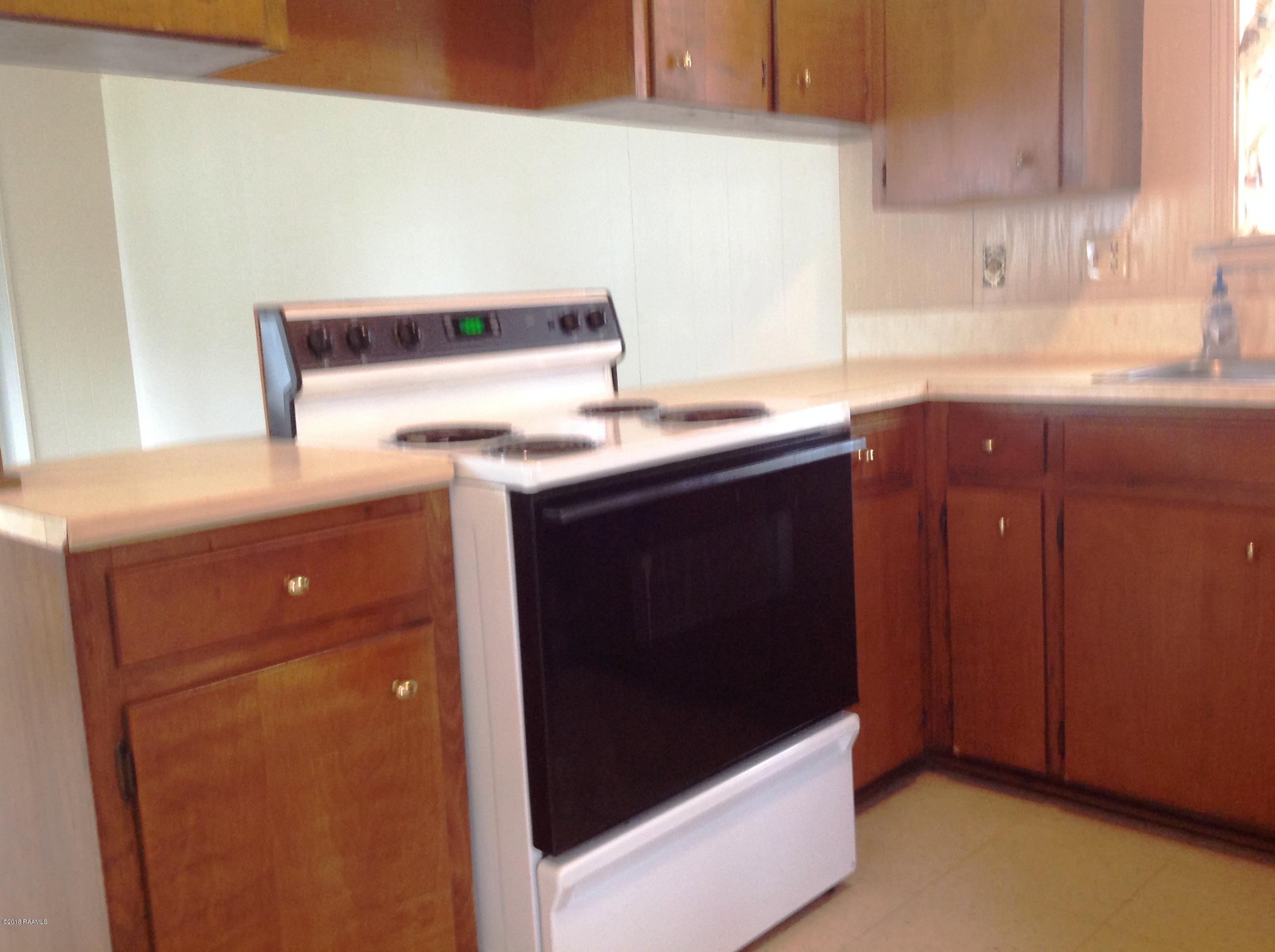 706 Picard Road, Unit 3 AND 4 Lafayette, LA 70508 - Photo 6 of 14 Range Oven