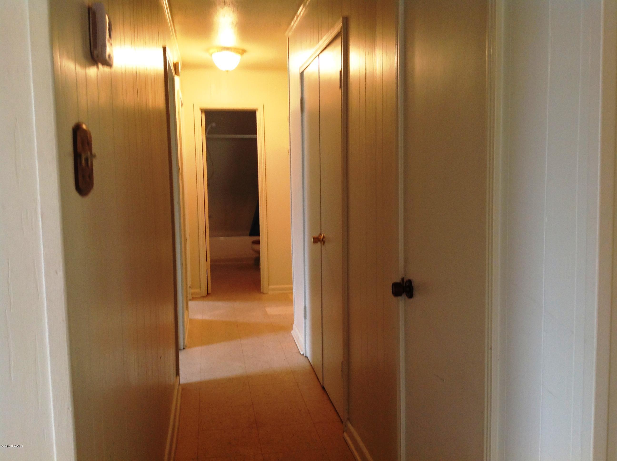 706 Picard Road, Unit 3 AND 4 Lafayette, LA 70508 - Photo 8 of 14 Hall