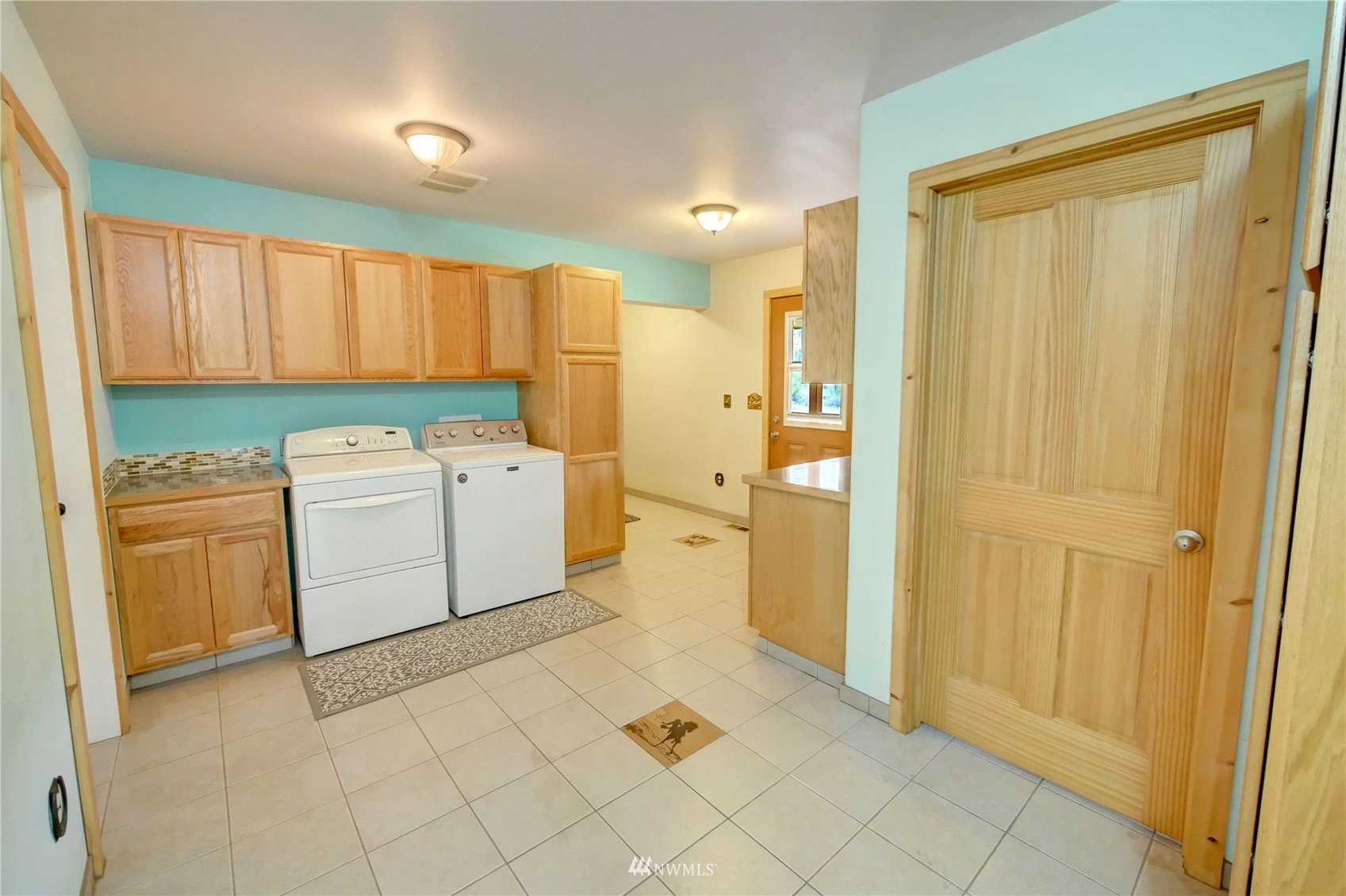 196 Pharr Road Riverside, WA 98849 - Photo 29 of 40 a utility room with dryer and washer
