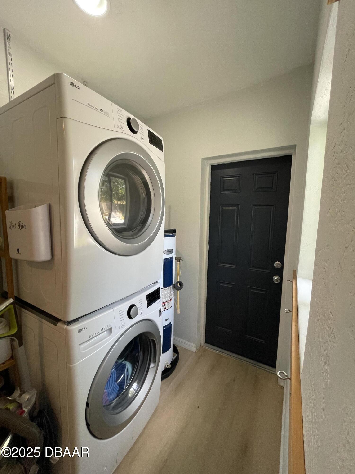 43 Warwick Avenue Ormond Beach, FL 32174 - Photo 29 of 32 a utility room with dryer and washer