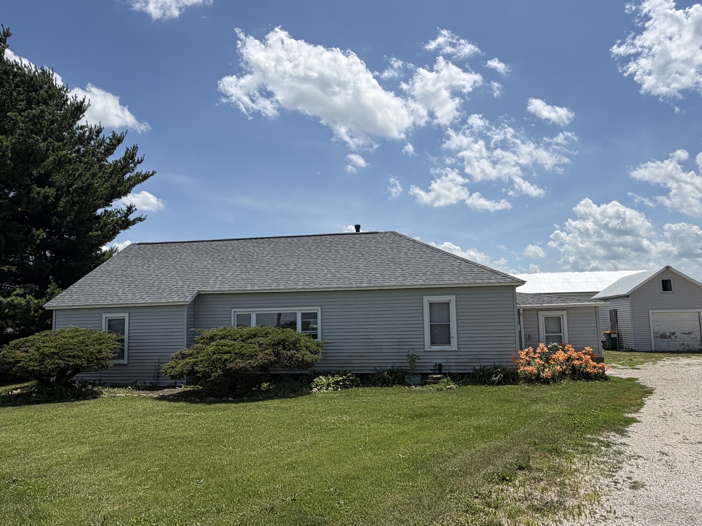 4312 Bell Road Minooka, IL 60447 - Photo 2 of 16