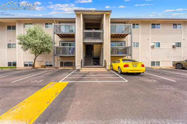 $155,000 | 5034 El Camino Drive, Unit 31, Colorado Springs, CO 80918