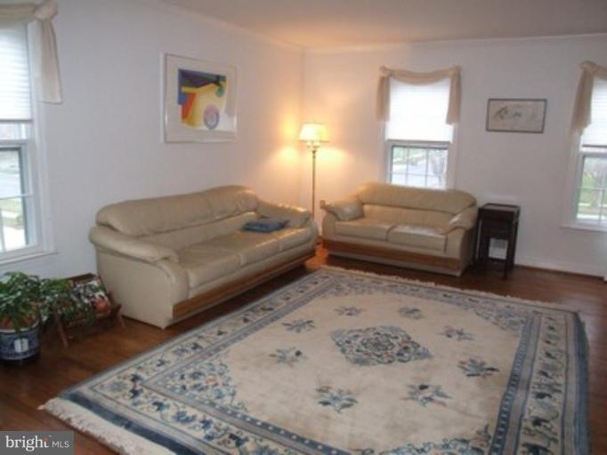 1 Sky Ridge Court Potomac, MD 20854 - Photo 14 of 24 Living Room