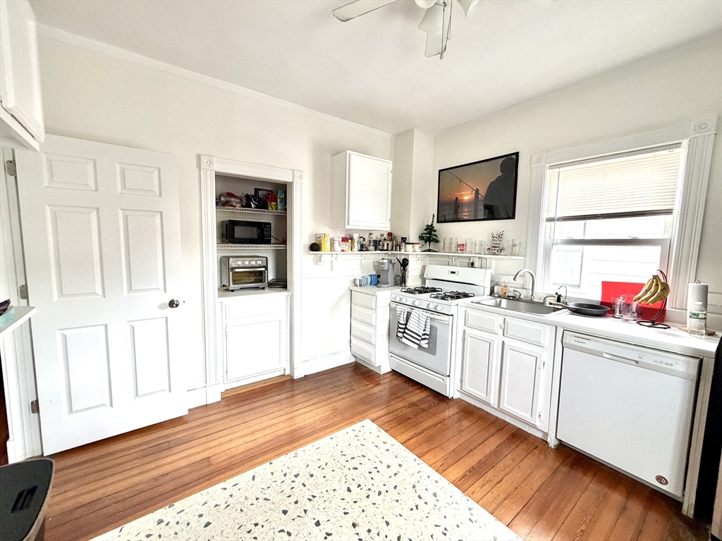 18 Winslow Road, Unit 2 Brookline, MA 02446 - Photo 2 of 12