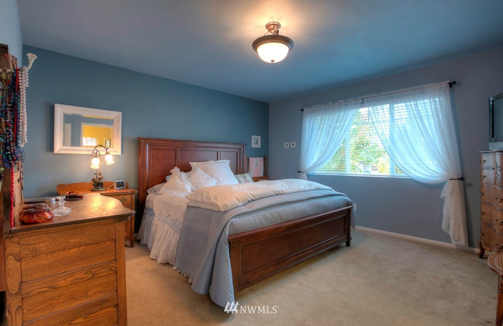 16126 167th Avenue Southeast Renton, WA 98058 - Photo 11 of 14 Gallery Image 11