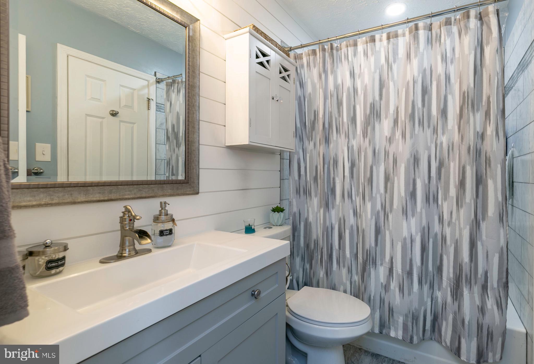 372 Rambling Ridge Court Pasadena, MD 21122 - Photo 26 of 43 upper level bath