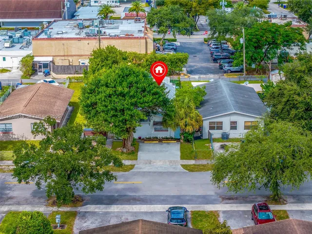$575,000 | 5709 Lincoln Street, Hollywood, FL 33021