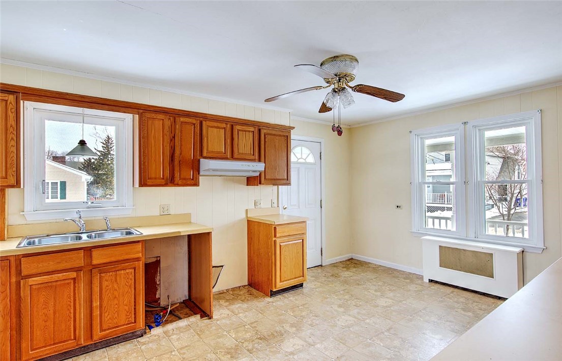 33 Mason Street Warren, RI 02885 - Photo 15 of 34