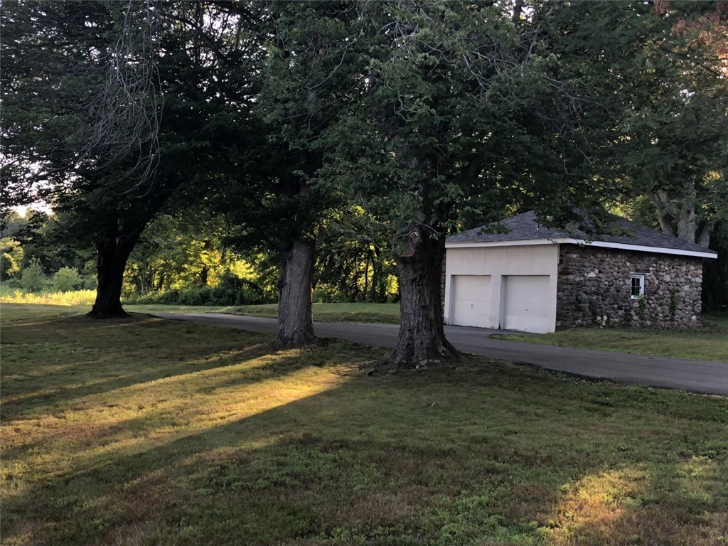 90 Swan Road Smithfield, RI 02917 - Photo 5 of 11