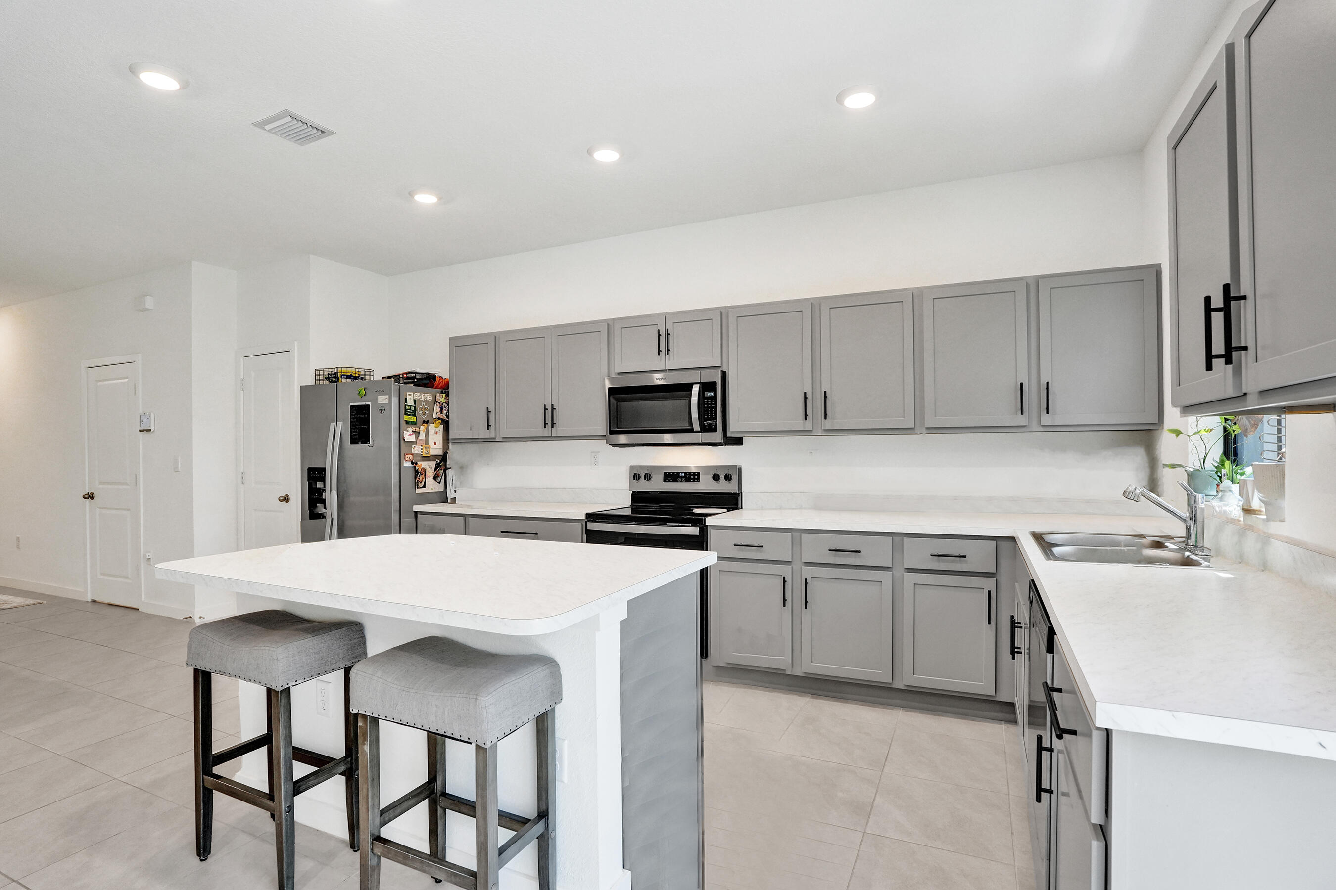 975 Northwest 3rd Street Pompano Beach, FL 33060 - Photo 6 of 36 DSC05242