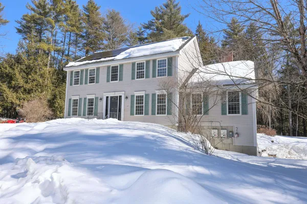 $676,000 | 17 Erin Drive, Bow, NH 03304