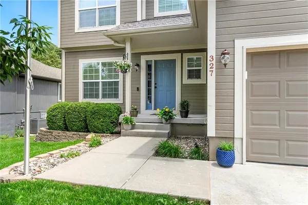 $495,000 | 327 Southeast Highland Park Drive, Lee's Summit, MO 64063