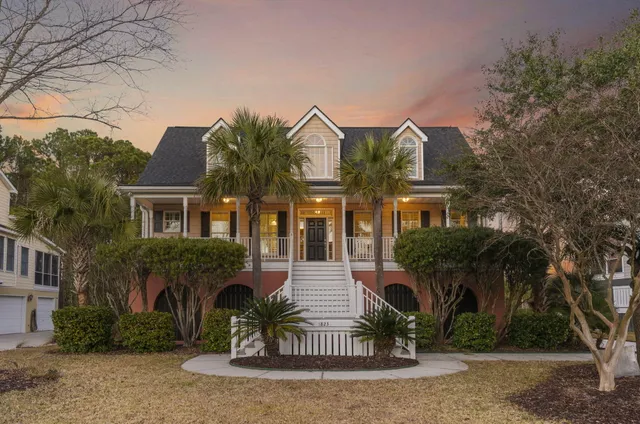 $1,140,000 | 1823 Delacourt Avenue, Mount Pleasant, SC 29466