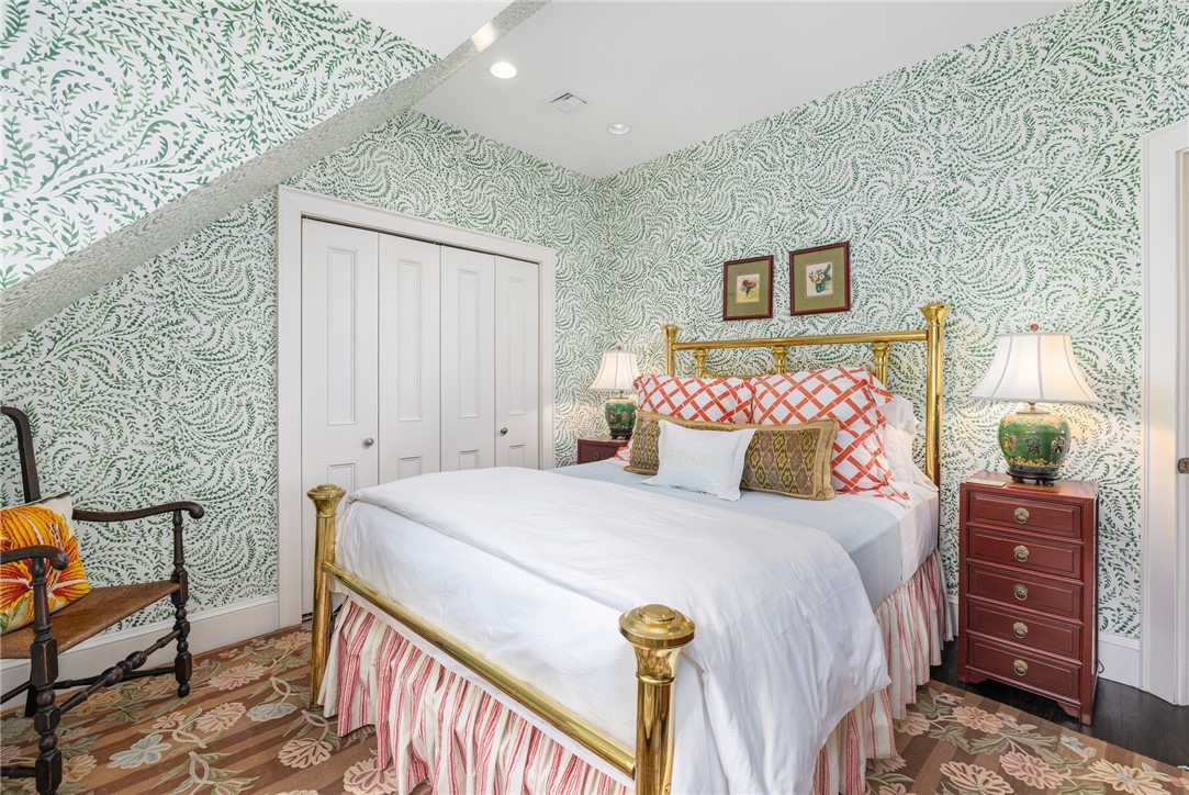 33 Beacon Hill Road Newport, RI 02840 - Photo 21 of 34