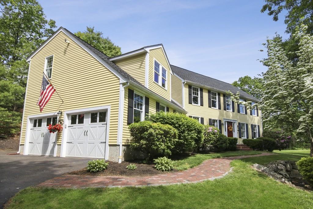 19 Castle Road Norfolk, MA 02056 - Photo 1 of 40 Gallery Image 1